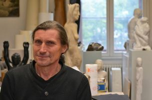 Der Bildhauer Walter Sachs in seinem Atelier in Weimar. Foto: Klassik Stiftung Weimar © VG Bild-Kunst, Bonn 2017