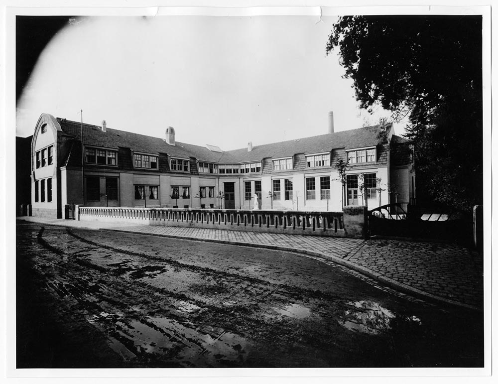 Die ehemalige Großherzogliche Kunstgewerbeschule um 1919 - Foto: unbekannt
