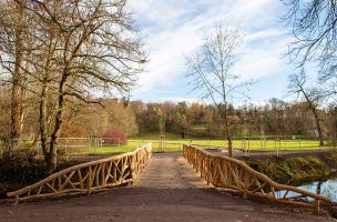 Die Gestaltung der neuen Brücke ist historisch inspiriert, Technik und Materialien sind neu.