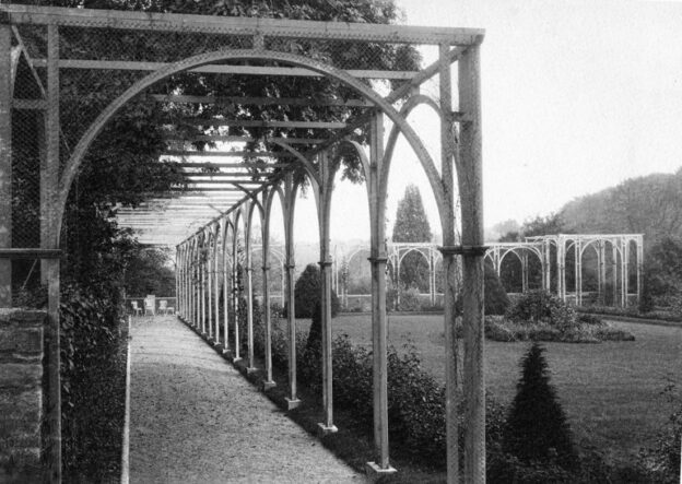 Pergola im Schlosspark Ettersburg bei Weimar 1904. Foto: Louis Held