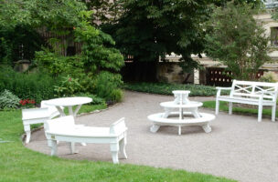 Schlicht und schön: Gartenmöbel in Zeiten der Weimarer Klassik. Foto: Verena Pohl | Klassik Stiftung Weimar