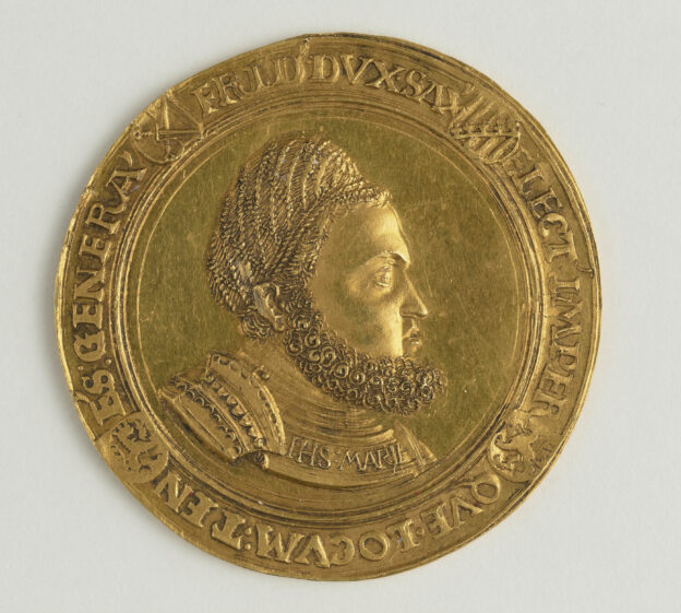 Ulrich Ursenthaler nach Lucas Cranach d. Ä., Medaille auf Friedrich den Weisen zu zwölf Dukaten, 1512. Foto: Klassik Stiftung Weimar