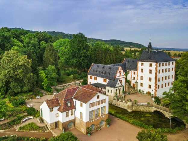 Der einstige Landsitz von Goethes Freundin Charlotte von Stein in Kochberg mit Schloss, Museum und herrlichem Landschaftspark. Foto: Klassik Stiftung Weimar
